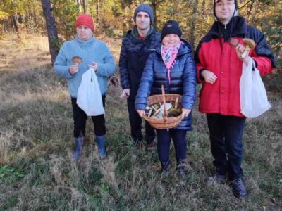 Grupa WTZ przyłapana na&nbsp;grzybobraniu