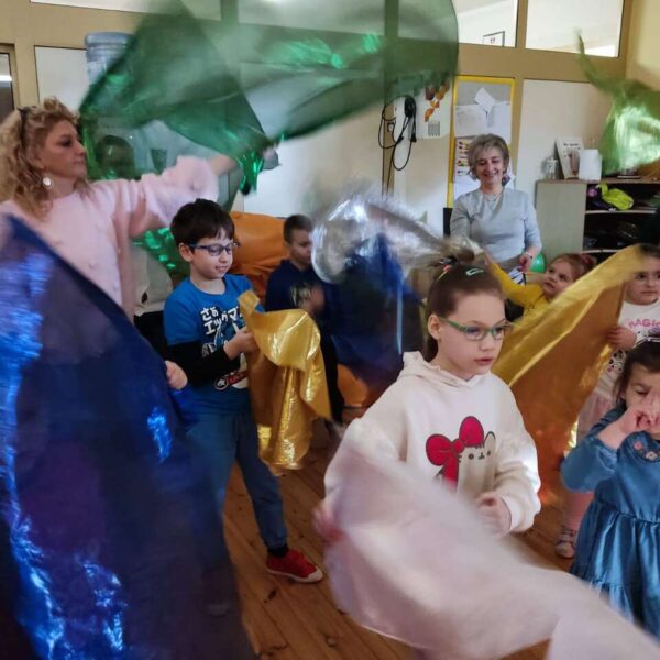 Wyjątkowa Droga Krzyżowa podczas lekcji religii w przedszkolu