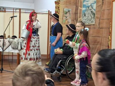 Przedstawienie teatralne artystów z&nbsp;Krakowa