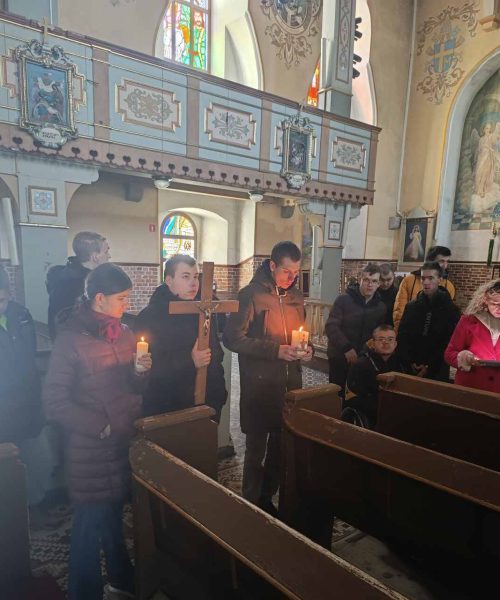 647697374_1445954640648912_7694232845628613254_n_Easy-Resize.com